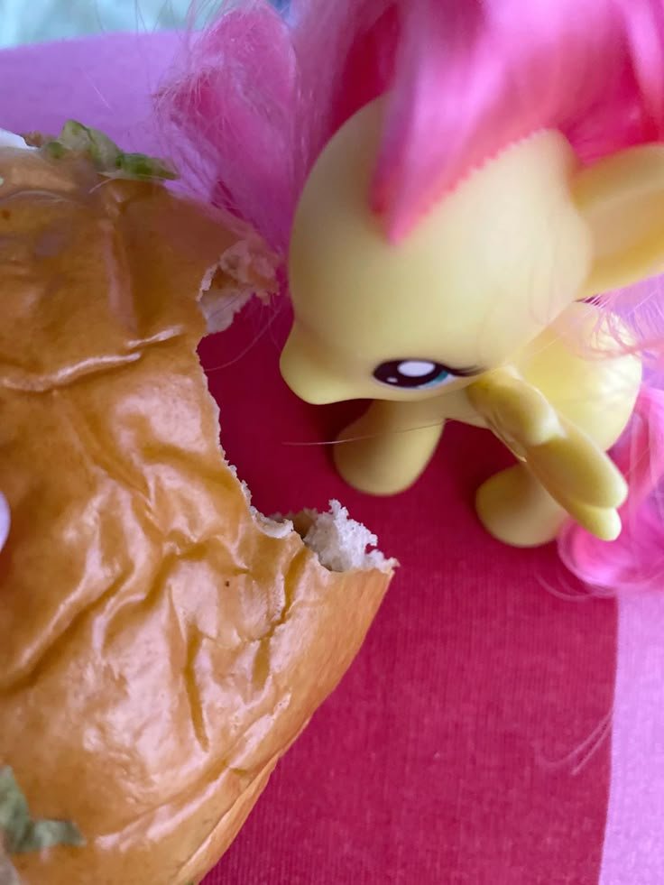 poptartanchan's tweet photo. nom  nom  🍔🦙🎀🥓 ** ☆ (*´ ˘ `*) 🎀

#egirl #cutecore #kawaii #misery #alternative #cute #fyp 🍔🥓⭐️ https://t.co/fr4lP4DG9t