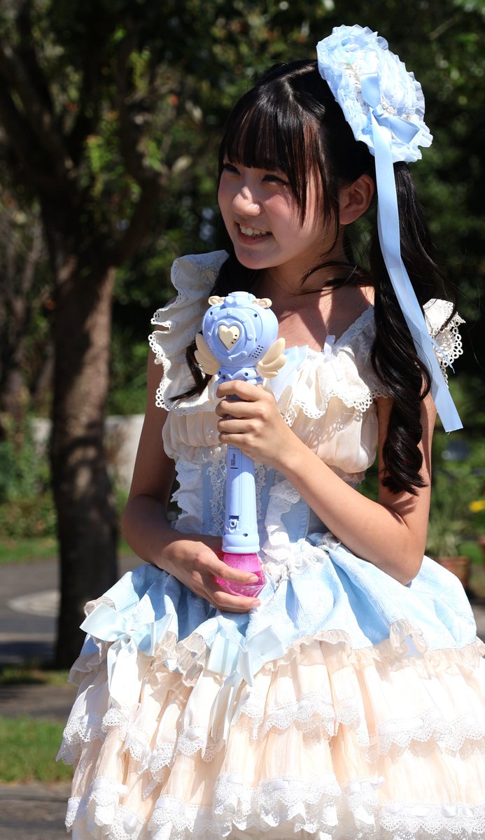 wMY50lR3ur27344's tweet photo. 今朝地元紙に載ってた二人、色々あったんだなぁとただのアイドルと思って見てたので反省。偶然知ったイベントでの数枚。 #flowersnow #ゆきはな #バレエアイドル #フローランテ https://t.co/dOd9J9upmF