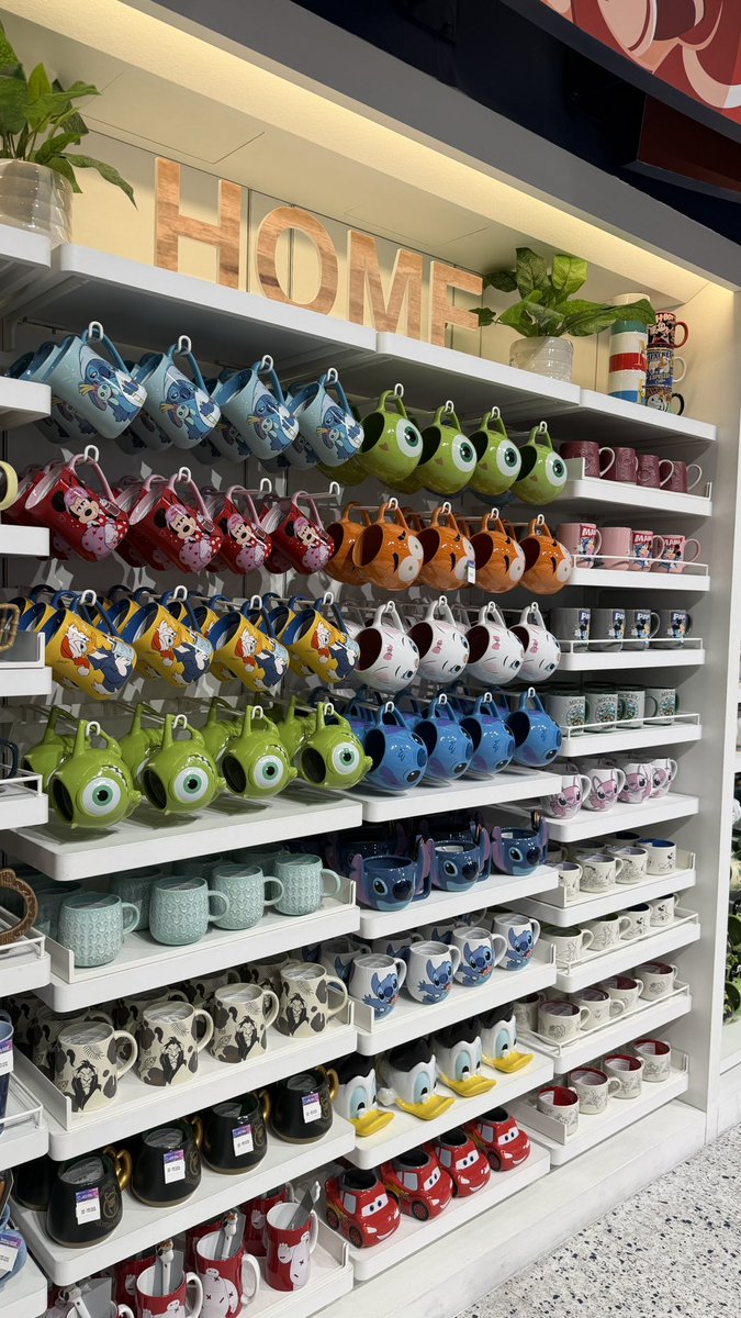 6abo_'s tweet photo. Disney preparations ✨🏰 https://t.co/jvaDxZU0xQ