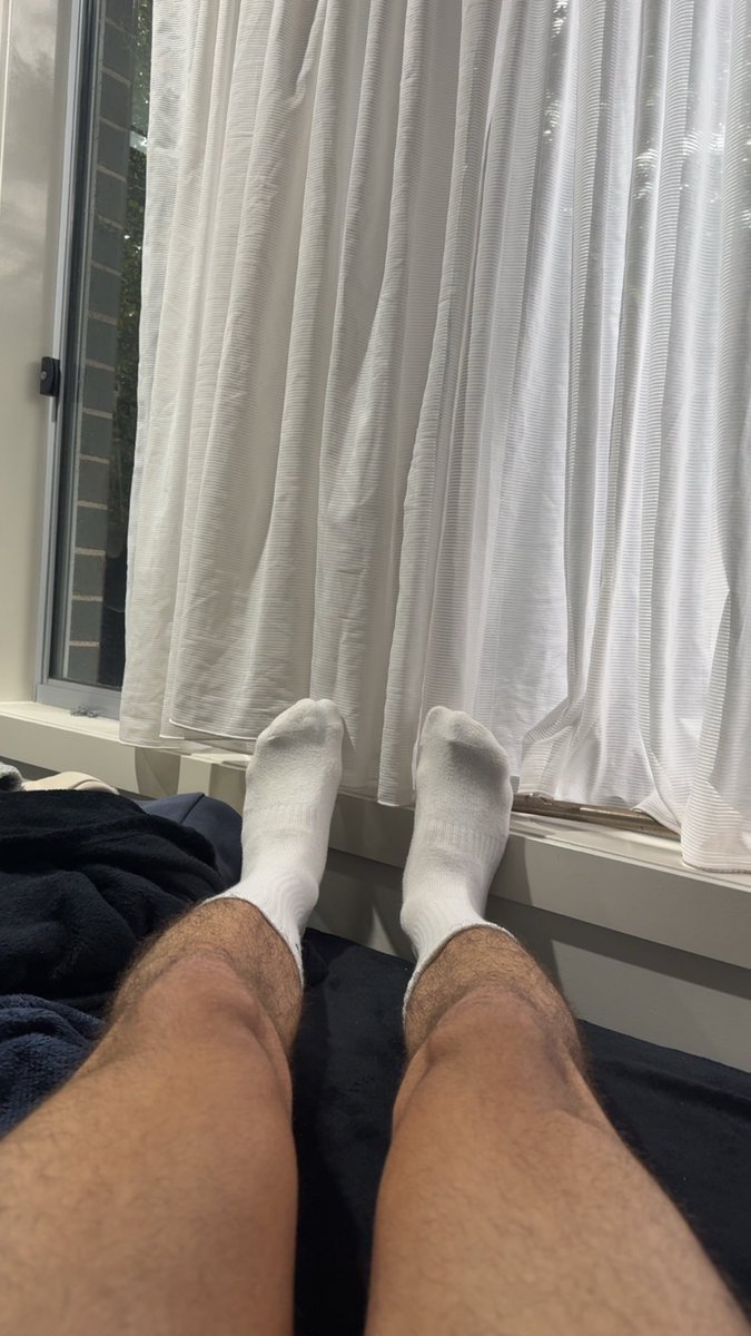 moe4fk's tweet photo. Come spoil and serve my feet😈 https://t.co/dvw4fwXYTz