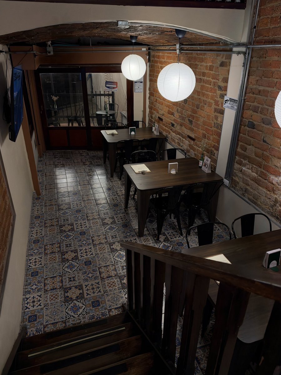 starswillremain's tweet photo. Amigas army, si están en Bogotá y quieren una recomendación de un restaurante coreano vayan a Soju House en Usaquén (Cl. 120a 5-55). Es delicioso, el chef es coreano y están regalando freebies si llevas algo de BTS 😭💜 https://t.co/bAgoUtTDOk