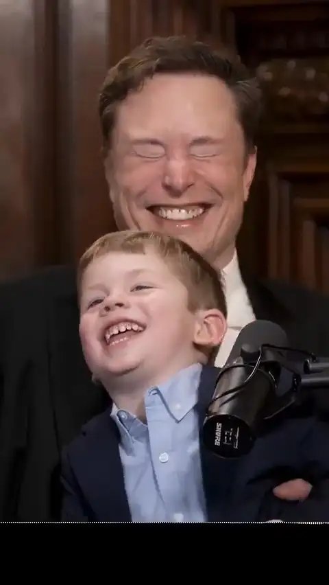 RocketMan_dp's tweet photo. Elon musk and X Æ A-Xii happily together,that smile alone is incredible 💗
#elonmusk https://t.co/k5xo4akkPw
