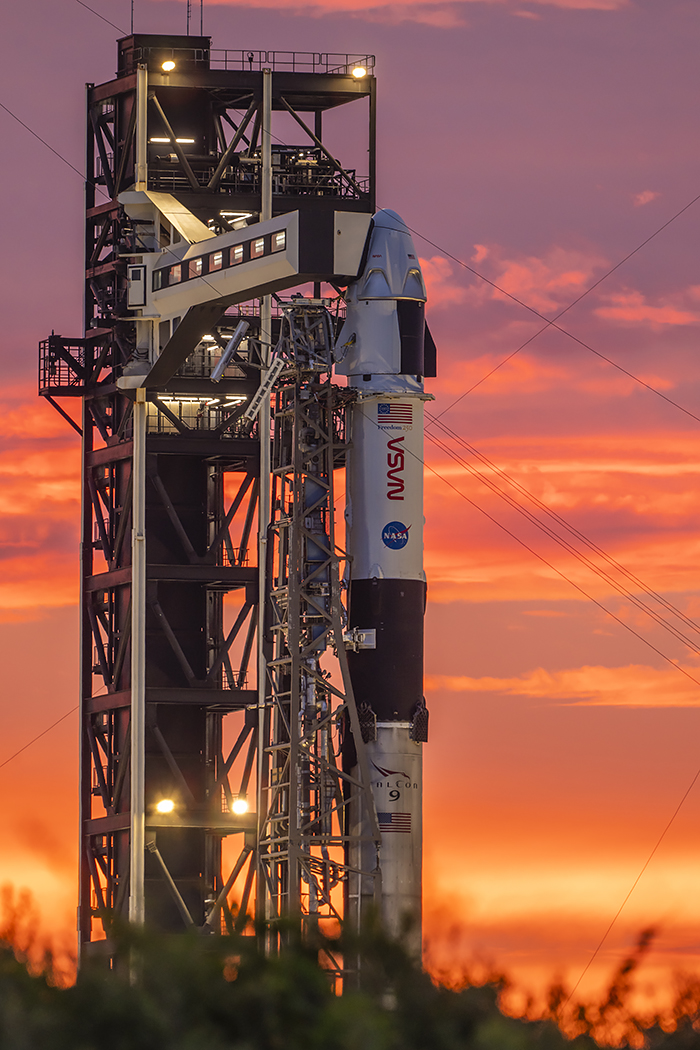 LaunchPhoto's tweet photo. The sunsets this week were amazing https://t.co/eYJ2qypDMD