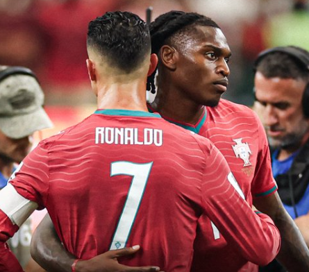 ArobaseGiovanny's tweet photo. 🔴🔴🔴 Rafael Leao :

"Porter le numéro 7 a été spécial pour moi. Parce que mon idole depuis que je suis enfant est Cristiano Ronaldo.

J’ai fait de mon mieux pour respecter ce numéro, ce maillot. Je suis heureux de la victoire" https://t.co/v3fq2oX4U6