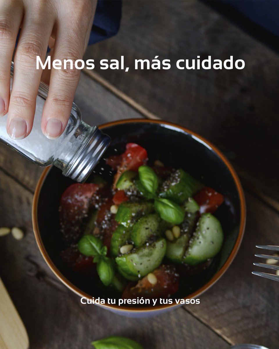MedicVascular's tweet photo. Consumir demasiada sal puede contribuir a elevar la presión arterial.

Reducir su consumo es un pequeño cambio que puede beneficiar tu salud cardiovascular. ❤️

Cuida hoy tus hábitos para cuidar mañana tu salud.

#SaludCardiovascular #AlimentaciónSaludable #MédicaVascular https://t.co/NHB3Ws7CPV