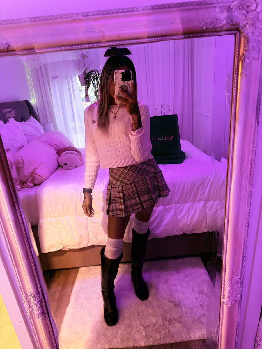 Pinkie_BunnyOF's tweet photo. Lovely outfit of the day sissies💗
-school girl. https://t.co/osioo7kxOL