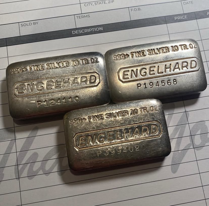 silverandgoldbu's tweet photo. I’m offering this beautiful 10 Oz Engelhard silver bars 
$680 each plus shipping 
#preciousmetals #billionnaire #isa #coin #silverbar https://t.co/GxurQUi7F2