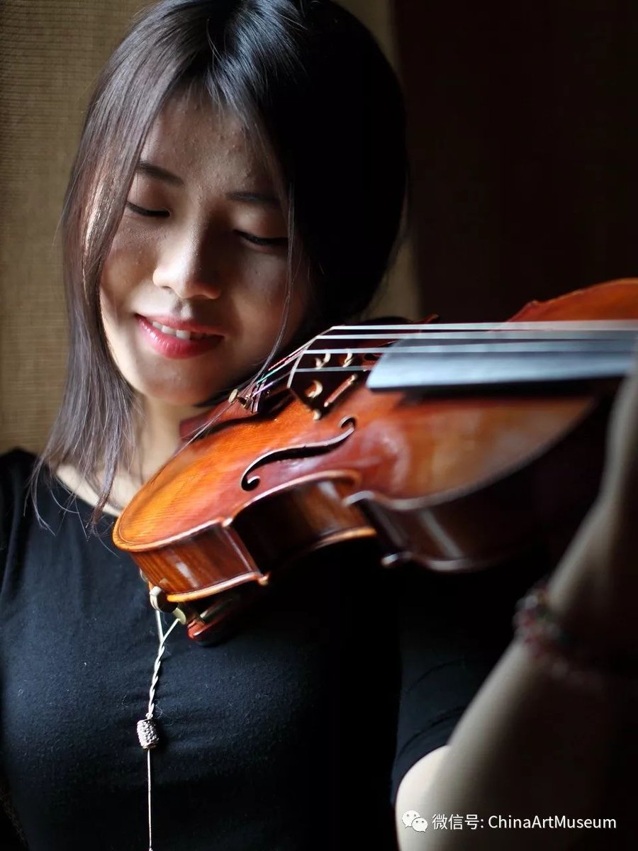 LTenko76's tweet photo. Today at the music salon, I met violinist Xian Jia Yi who shared how his works integrate traditional melody and modern rhythm—super inspiring! https://t.co/BFaAEA0KsL
