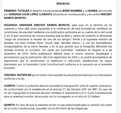 Aquelarre118's tweet photo. UN JUEZ LE APRETA LA JETA AL BOQUINETO @VincenthRamos, y le ordena rectificar las afirmaciones falsas con las que vinculó a nuestra admirada @AdrianaLucia con grupos armados en Colombia. Debe hacerlo muy claro y sin evadir. DENUNCIAS ES LO QUE SE LE VIENE A MEDIO BESO POR SUS DELITOS VIRTUALES. Oye media jeta, a rectificarse...cuando te vimos pues, rapidito😊