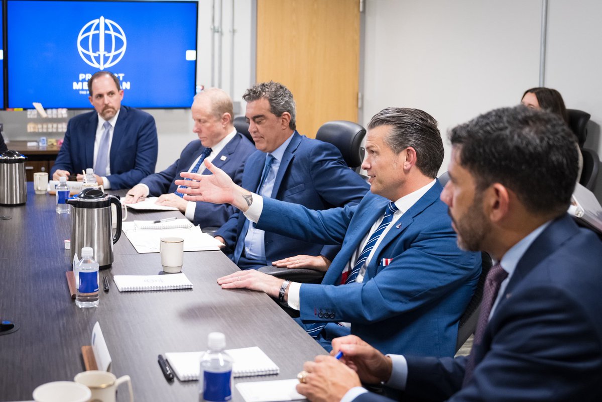 DeptofWar's tweet photo. Immediately after @SECWAR State of the Force speech, Project Meridian held its inaugural meeting with @elonmusk @newtgingrich and @PalmerLuckey.

And today, the full board met at the Pentagon for the second meeting. https://t.co/EApkRRsIbn