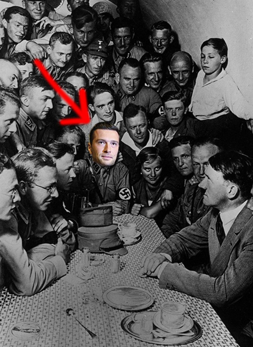 MrLePresiden's tweet photo. ALERTE : Bardella était bien présent lors d'une rencontre avec Adolf Hitler en 1934 (photo authentifiée par huissier de justice cette nuit) https://t.co/W53bVRXQeP