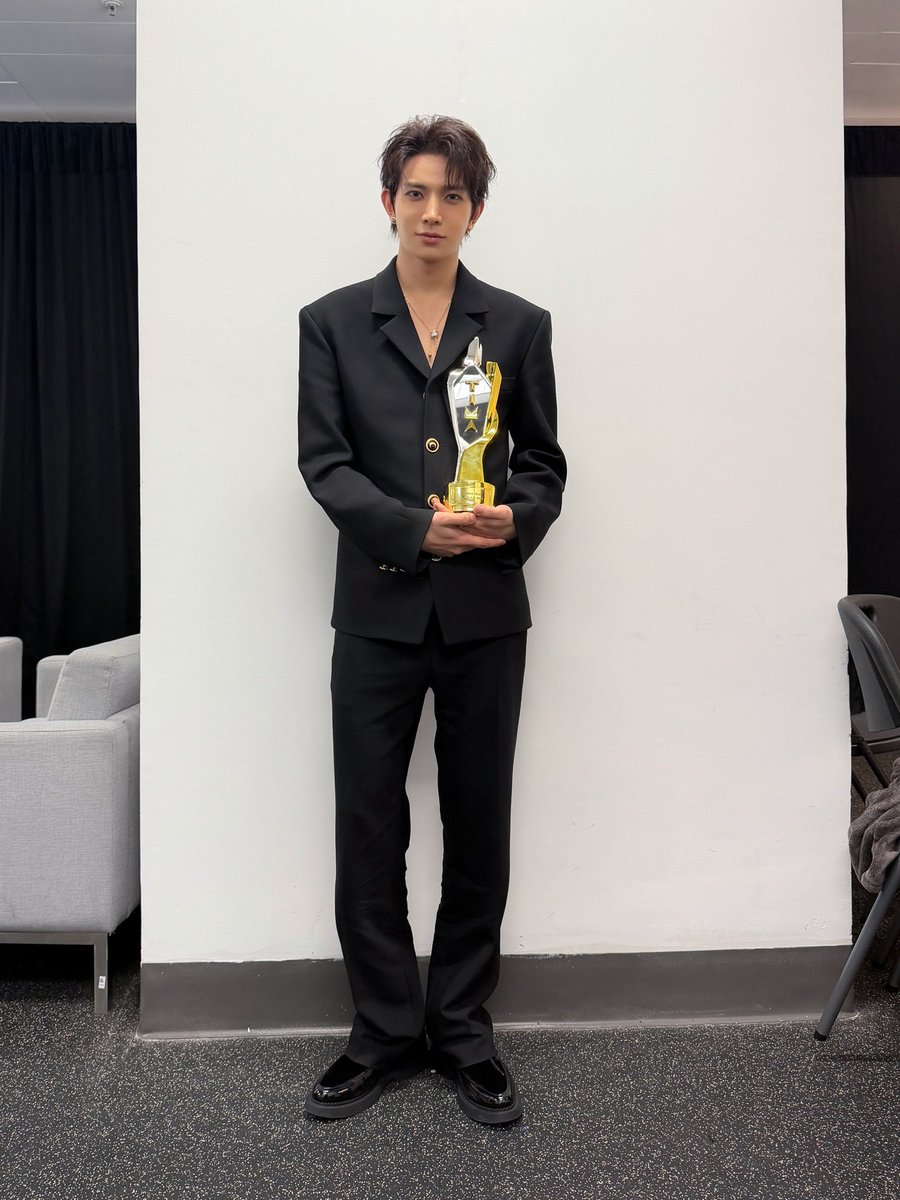 hhevvan's tweet photo. TMElive International Music Awards https://t.co/2CpSTUQD4m