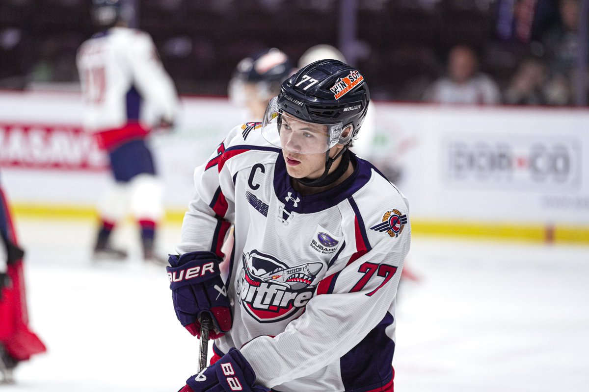 SpitsHockey's tweet photo. Warmups complete. Puck drop is up next!

#WindsorSpitfires | #BuiltforFlight https://t.co/eofXr7tsbB