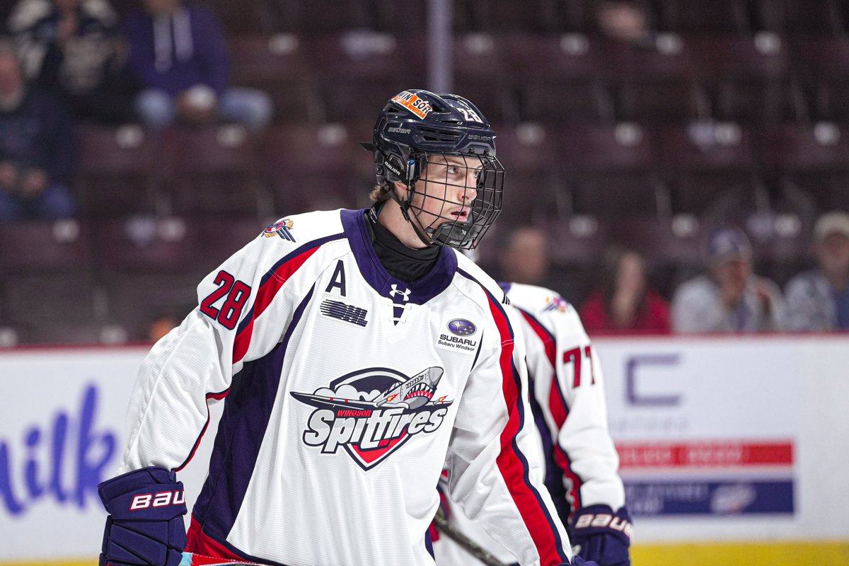 SpitsHockey's tweet photo. Warmups complete. Puck drop is up next!

#WindsorSpitfires | #BuiltforFlight https://t.co/eofXr7tsbB