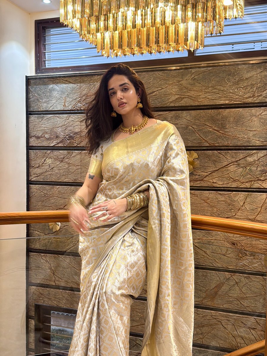 PVBharath14's tweet photo. #ShreyaVishakant 🤍😘🔥🔥 https://t.co/23egeV8vgt