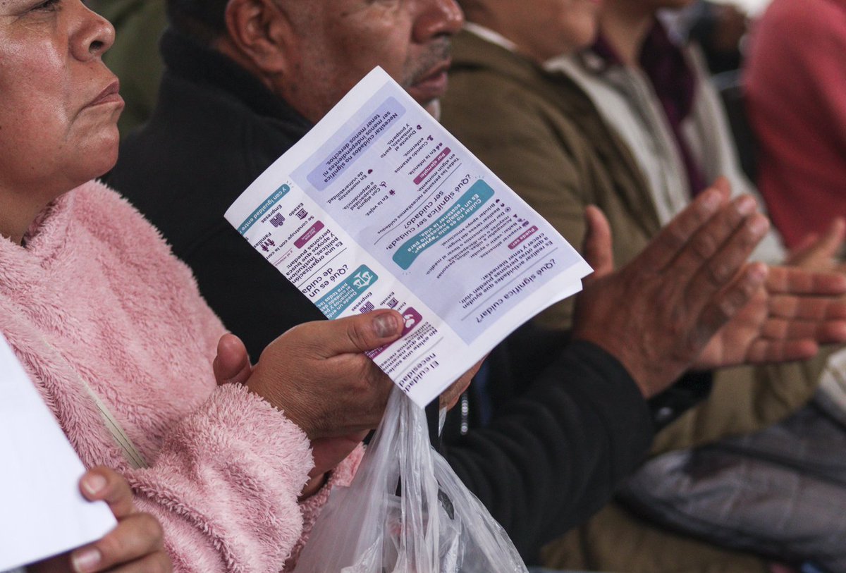 GobNau's tweet photo. El Gobierno de Ciudad #Naucalpan, a través del Sistema Municipal DIF, llevó a cabo la jornada “Cuidando de quienes cuidan” en #SanMateoNopala, un espacio para reconocer, visibilizar y respaldar a las personas que diariamente realizan labores de cuidado dentro de sus hogares.💜

#AquiGobiernaLaEsperanza