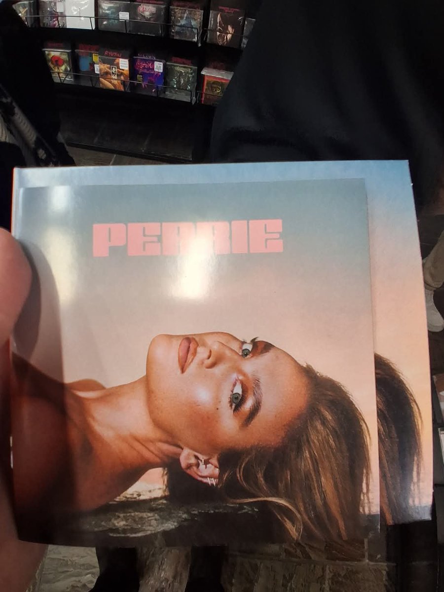 LeslieJamesGilb's tweet photo. @PerrieHQ https://t.co/n1tjWoJBXX