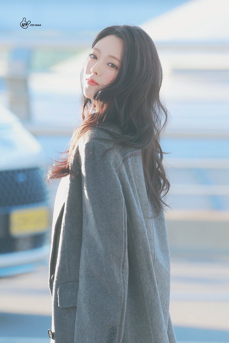 yuna129square's tweet photo. 261002 ICN 출국 

#있지  #ITZY                                      
#유나  #신유나 #YUNA                                         
@ITZYofficial https://t.co/qOWWMtM4i8