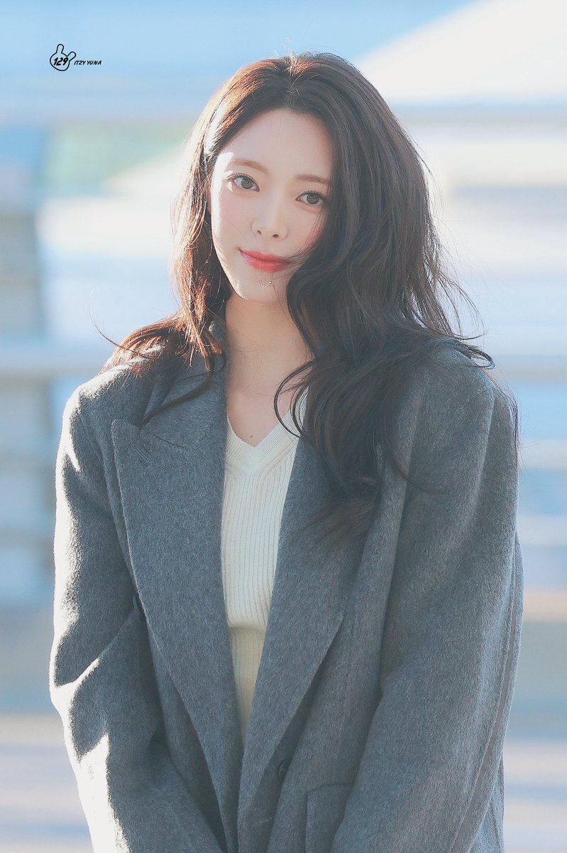 yuna129square's tweet photo. 261002 ICN 출국 

#있지  #ITZY                                      
#유나  #신유나 #YUNA                                         
@ITZYofficial https://t.co/qOWWMtM4i8