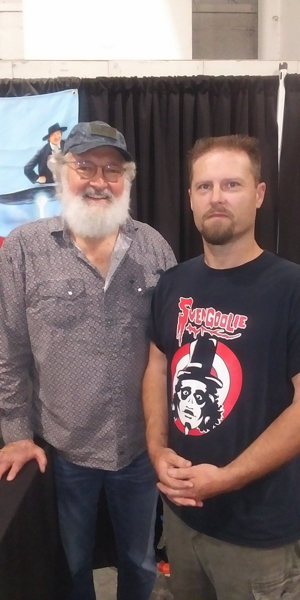 JeramiahaStive1's tweet photo. @RandyRRQuaid You rascals 😎👍.  wishing you a long happy healthy marriage 🙏. As a fellow conservative I was glad I got to meet you Randy at the Springfield Missouri Comic-Con and get a photo with you https://t.co/3XvPtLspOE