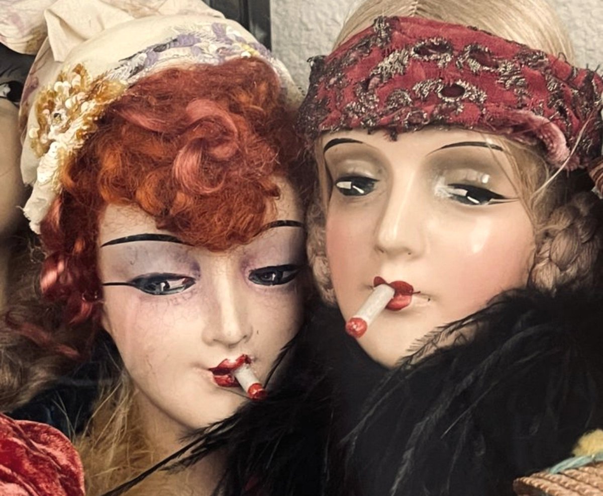 ppetitmort's tweet photo. o fato de que a marca de cigarro Marlboro (1924) foi criado para o público feminino me cura demais... https://t.co/k4BgCeIQii