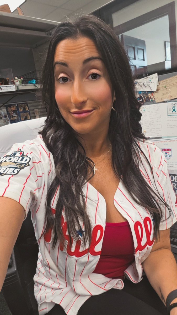 AshleySteinberg's tweet photo. Let's see if we get this W tonight. After all, it is red October 🧢⚾️ https://t.co/NKXi4b85w9