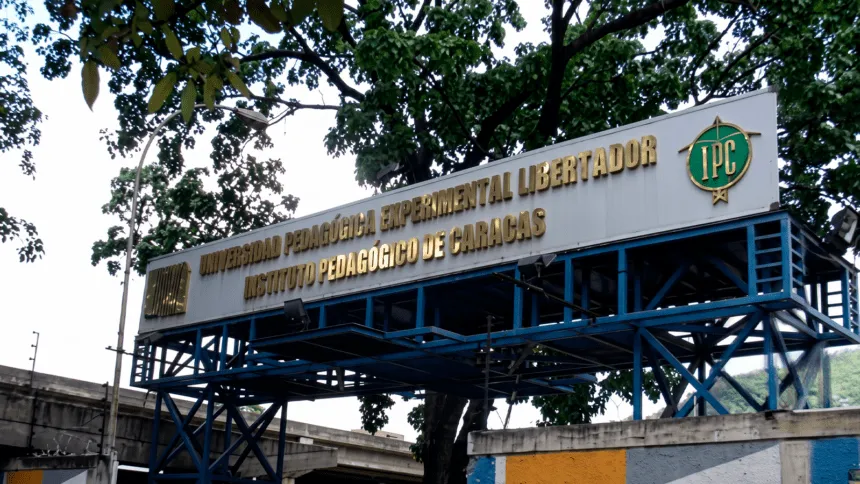 ReporteYa's tweet photo. #1Oct #Venezuela #Educación #UPEL
El rector de la Universidad Pedagógica Experimental Libertador, Raúl López Sayago, afirmó que más de 95 % del presupuesto de la institución proviene actualmente de ingresos propios, frente al 500.000 bolívares mensuales que recibe del Estado. – El Diario