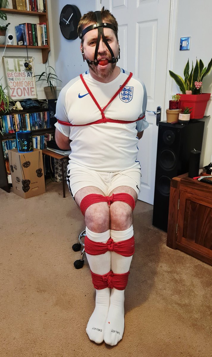 exeterbound's tweet photo. The moment of no return..
https://t.co/qWCzy0UGZR
#soccerbondage #bondage #bdsm #malebondage #boundandgagged #tiedup #meninrope #gagged #ropebondage https://t.co/oeBPrl8Fti