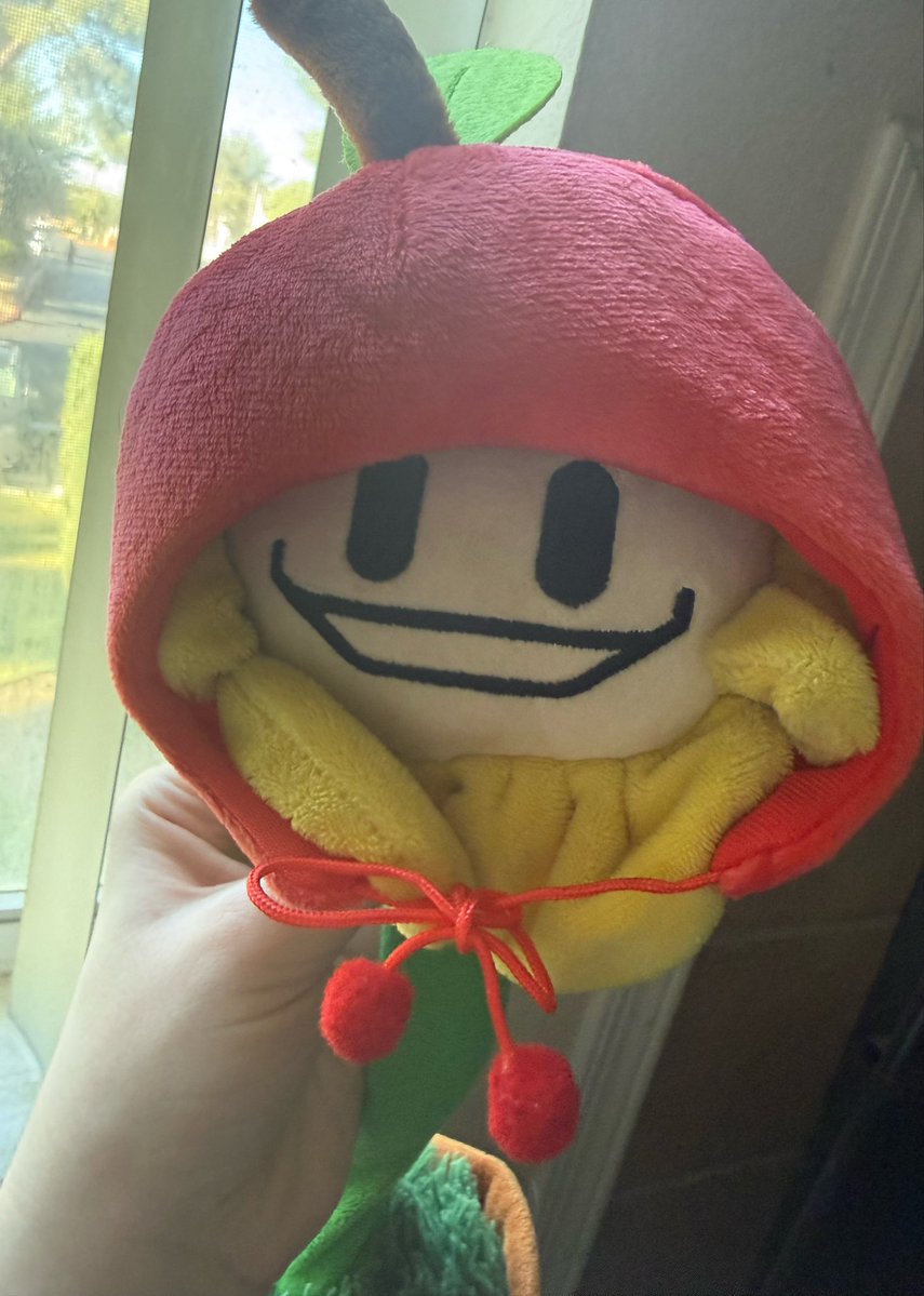 twilypetals's tweet photo. bonus flowey in the apple hat https://t.co/HyzZLrPrke