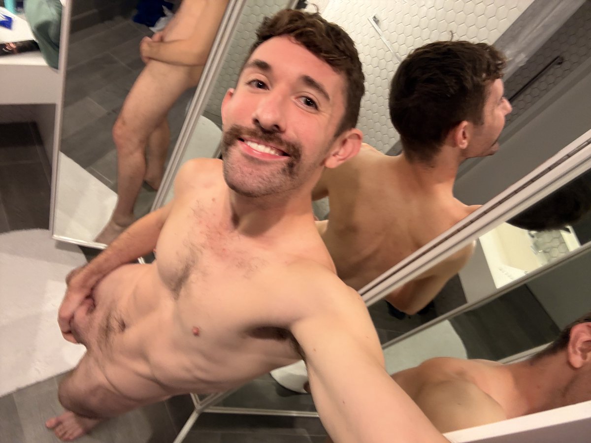 vershabibi's tweet photo. C'mon and climb in this tub with me https://t.co/vpQINsSWsI