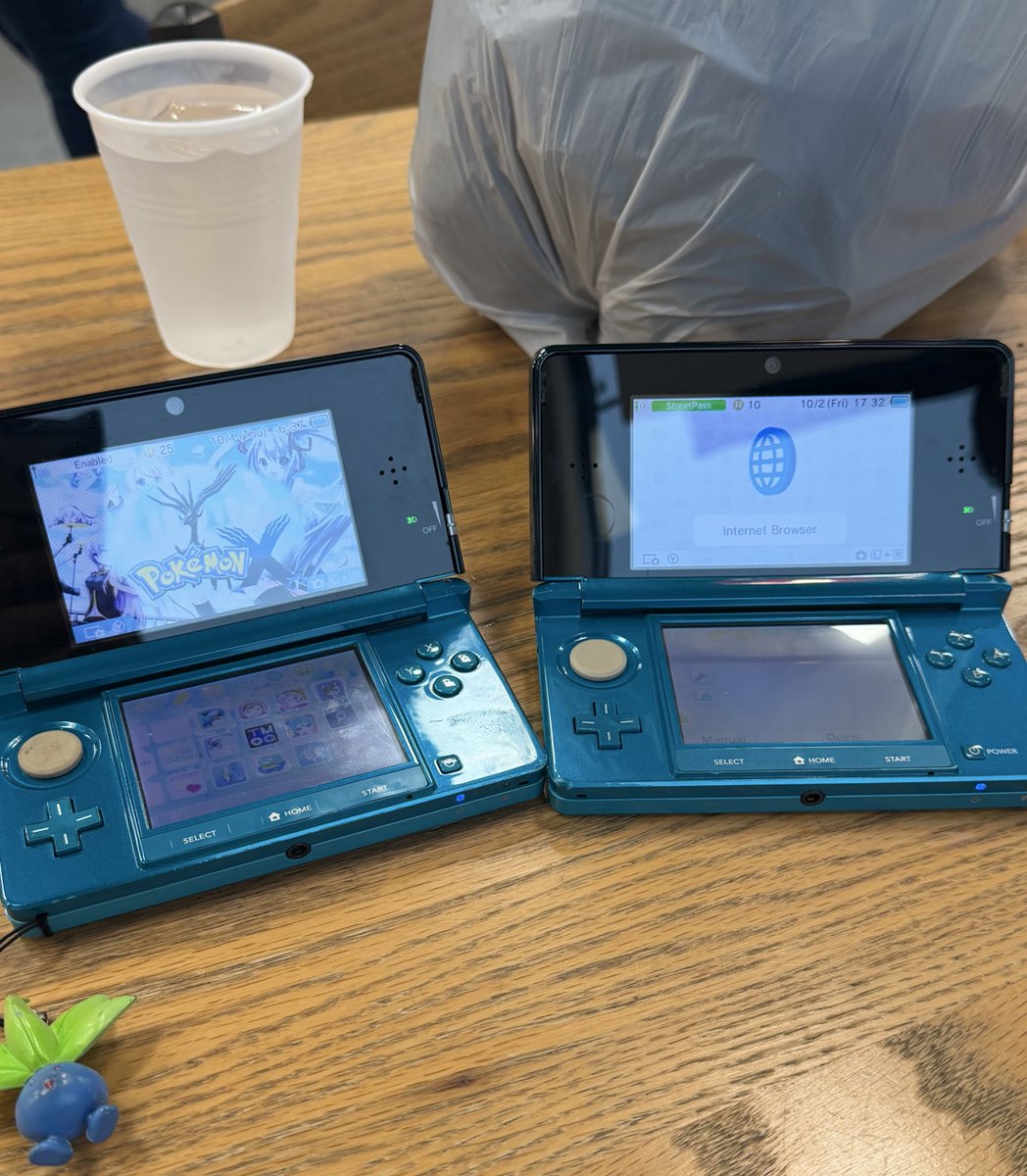 gongagalicious's tweet photo. I have successfully convinced 2 people in the span of 2 weeks to get a 3ds https://t.co/W74d1mAf0i