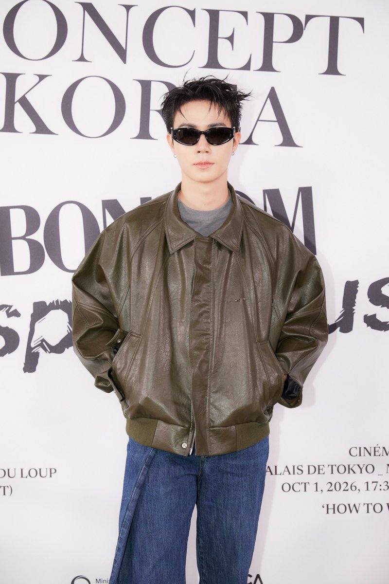 DomundiTV's tweet photo. GRATEFUL FOR THE WARM WELCOME 🤍

Our sincere thanks to BONBOM x ASPARAGUS for the kind invitation and warm hospitality. We would also like to thank all the fans who welcomed Zee Pruk @zee_pruk with love and support, making his time in Paris even more special. ✉️🖋️

ZEEPRUK PFW 2027
#ConceptKoreaXZeePruk
#BONBOM #ASPARAGUS
#KOCCA #ConceptKorea
#ZeePruk