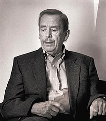 URDailyHistory's tweet photo. 5 Oct 1936: Former #Czechoslovakia and Czech President Vaclav #Havel is born in Prague. He was the #president of Czechoslovakia when it dissolved and became the first president of the #Czech Republic. He died on Dec 18, 2011 in Hrádeček, Czech Republic. #History #OTD #ad https://t.co/iV184W9tQ3