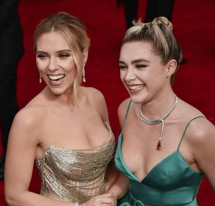 givlizbrey's tweet photo. "A Scarlett continuou sendo uma energia de irmã mais velha na minha vida. E a gente não tem conseguido se ver com tanta frequência quanto antes, mas a gente manda uns vídeos longos uma pra outra, sempre que ficamos tempos demais sem se ver"

SCARLETT E FLORENCE SE AMAM DEMAIS 😭 https://t.co/zMtlivQwJX