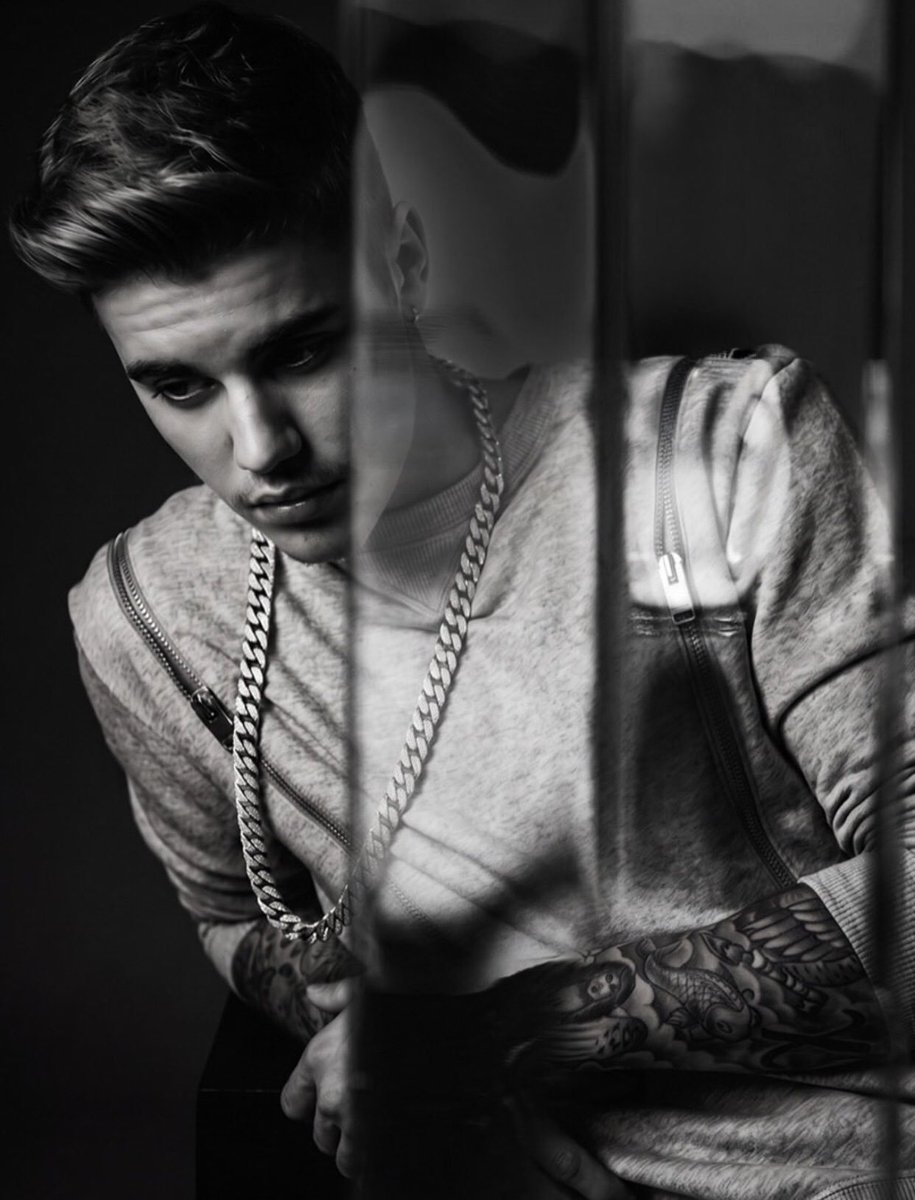 biebernovidade's tweet photo. 🚨O MOMENTO! Novas fotos do Justin Bieber na era BIZZLE. https://t.co/OlueNNLSvq