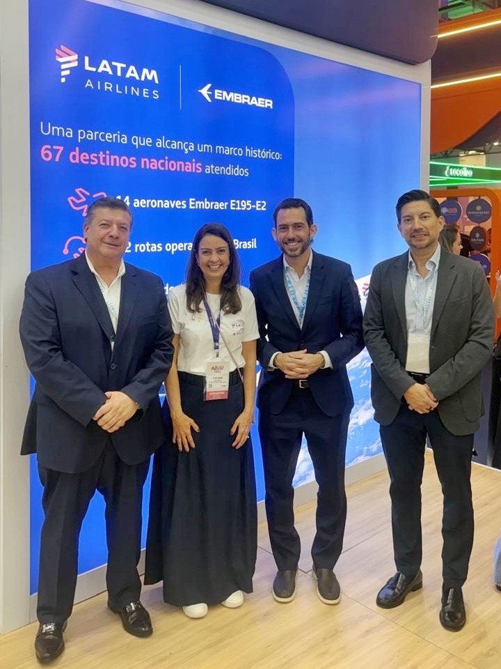 bernardocuetomx's tweet photo. Nos reunimos con la directora comercial de LATAM para conversar sobre nuevas oportunidades de conectividad para el Caribe Mexicano.

Seguimos explorando opciones que nos permitan ampliar la conexión con Sudamérica y acercar nuestros destinos a más viajeros de este mercado. https://t.co/YXpA1d1a9D