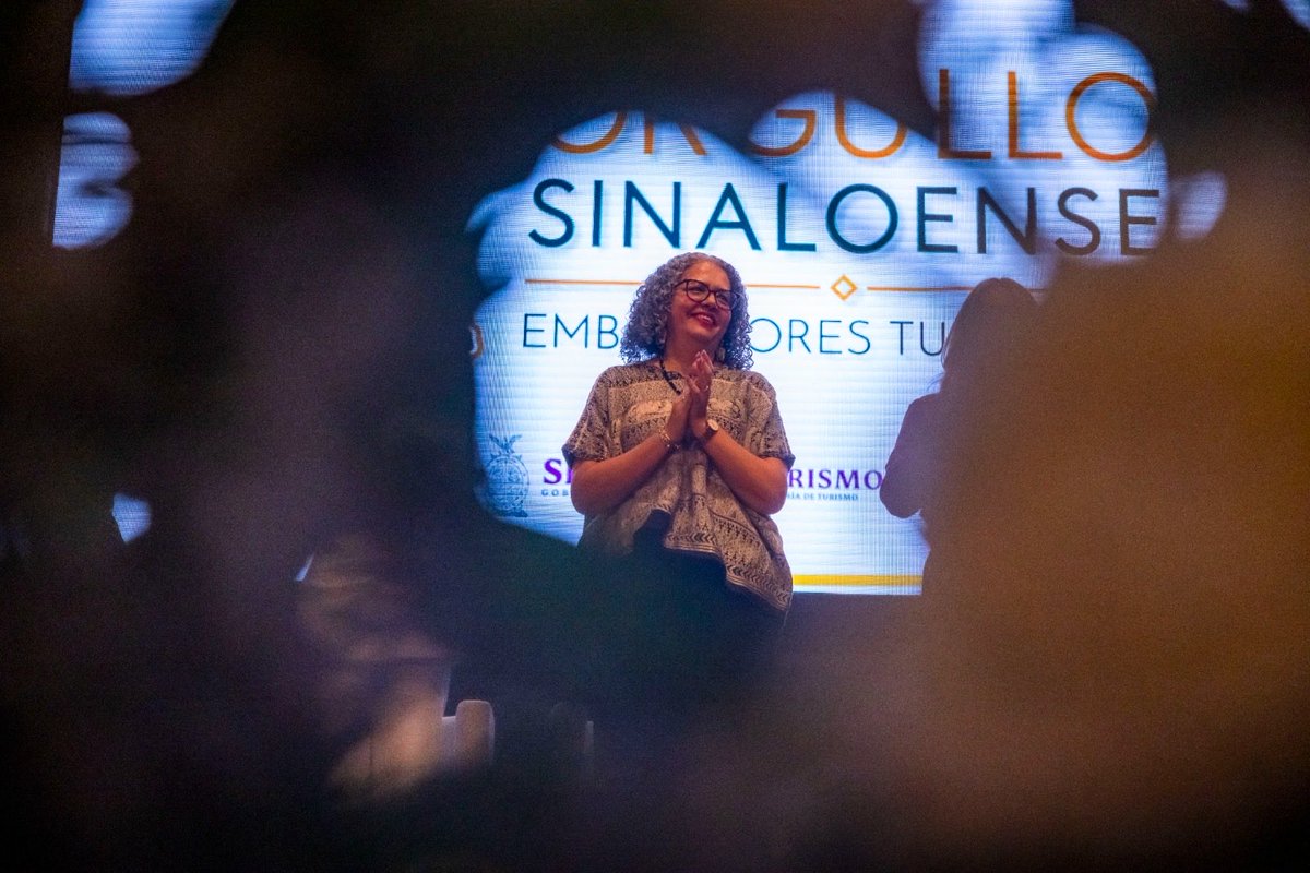 sinaloagobmx's tweet photo. La gobernadora @GracielaDguezN asistió a la entrega del Premio Orgullo Sinaloense 2026, un reconocimiento al talento, dedicación y compromiso de quienes contribuyen al fortalecimiento del turismo en Sinaloa.

En el marco del Día Mundial del Turismo, se destacó a quienes ponen en alto el nombre del estado y su riqueza cultural, gastronómica y turística. ¡Enhorabuena a todas y todos!

AmorAlPueblo