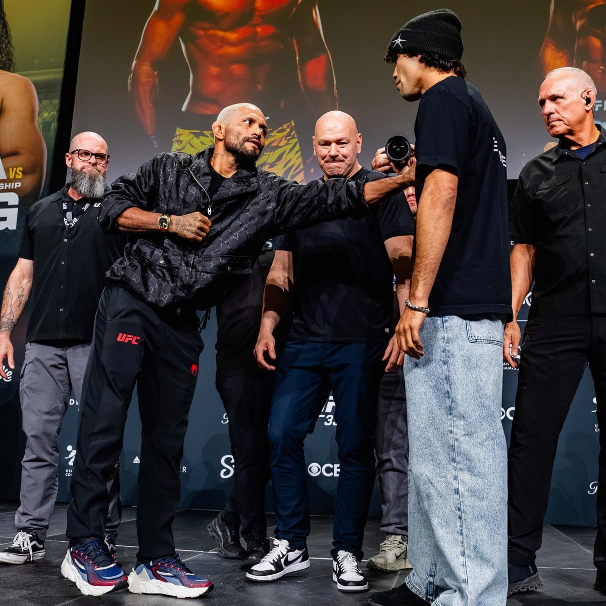 Who leaves with the win? 👀

@​Daico_Deiveson vs @​PaytonTalbott 

[ #UFC332 | OCT 3 | LIVE at 8pmET on @​ParamountPlus and @​CBS ] 
 [▻](https://video.twimg.co