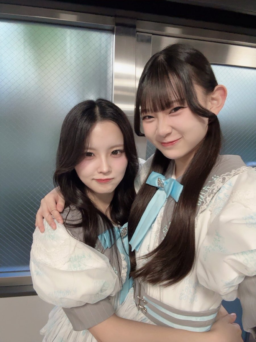 shui_KLM0418's tweet photo. みんなおはよーう！🪿🪿

この日いつもより高い厚底履いてて、ここちゃんと身長差カップルになってしまったよ💘

ちっちゃいお姉さんかわいいよ

今日もいちにちがんばろうね💪🏻🪿

 #カワラボメイツ  #佐藤朱緋  #山下ここ https://t.co/Owo0ZPbfsL