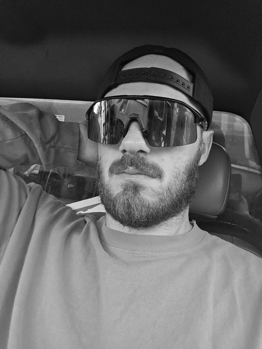 HogHolster's tweet photo. Come let me suck you off behind the work truck bro https://t.co/WiIs9P6vrI