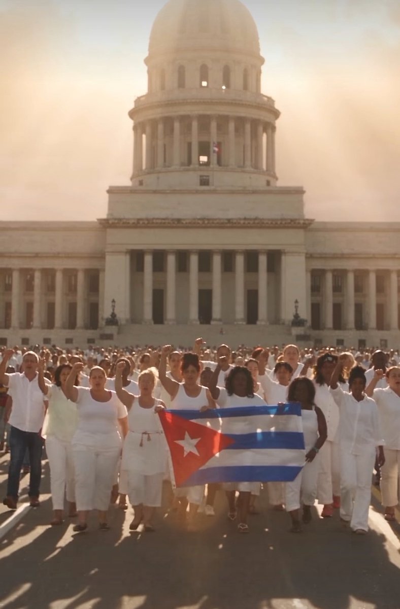 STUPIDCOMUNISMO's tweet photo. LIBERTAD PARA ELLAS EN CUBA😠 https://t.co/91vme8HMUm