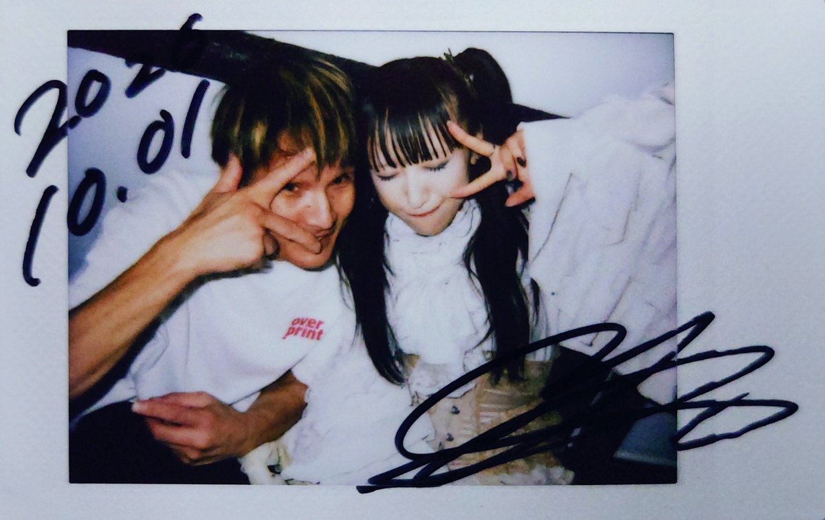 anchi_po's tweet photo. 「やぱ 足捻たの？」
「大丈夫だよ！」
「おーひさんが前冊から落ちる時
咄嗟に支えよとしたのね…
(目の前いたから)
でも 支え入れよとしたところが
おちりだたのw
(葛藤の末…手引いちゃったw)」
「ちゃんと理性働いたんだね！」

「無念😳」

コドモメンタルINC. pre.
“ANOMALISM#02”
@3star_imaike https://t.co/HNGHSJ8xwF