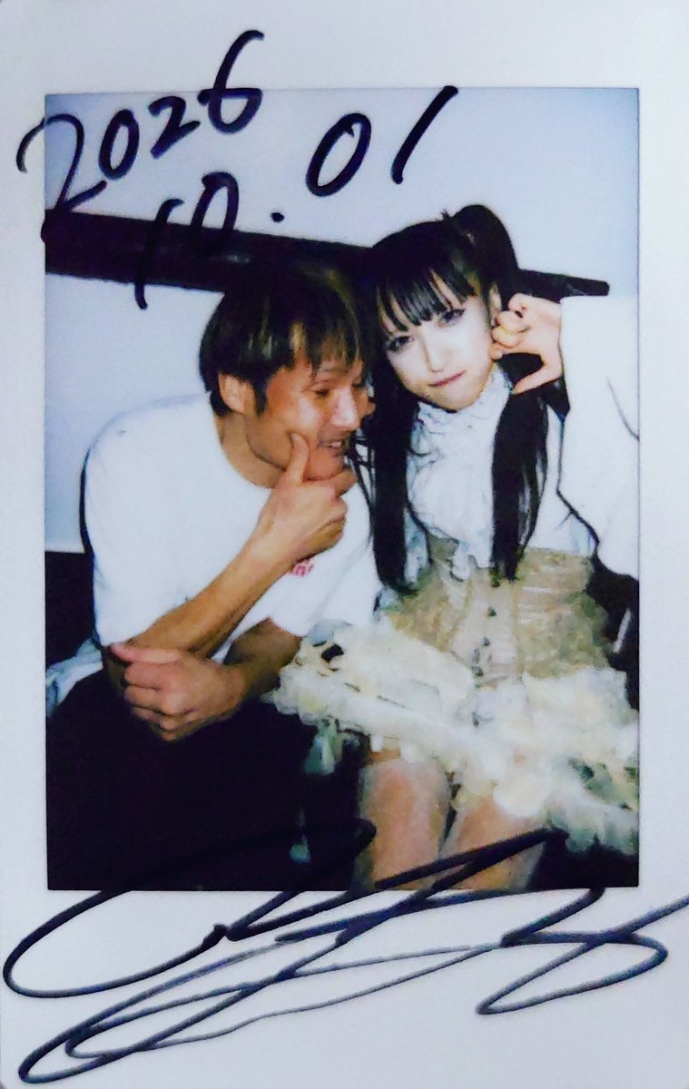 anchi_po's tweet photo. 「やぱ 足捻たの？」
「大丈夫だよ！」
「おーひさんが前冊から落ちる時
咄嗟に支えよとしたのね…
(目の前いたから)
でも 支え入れよとしたところが
おちりだたのw
(葛藤の末…手引いちゃったw)」
「ちゃんと理性働いたんだね！」

「無念😳」

コドモメンタルINC. pre.
“ANOMALISM#02”
@3star_imaike https://t.co/HNGHSJ8xwF