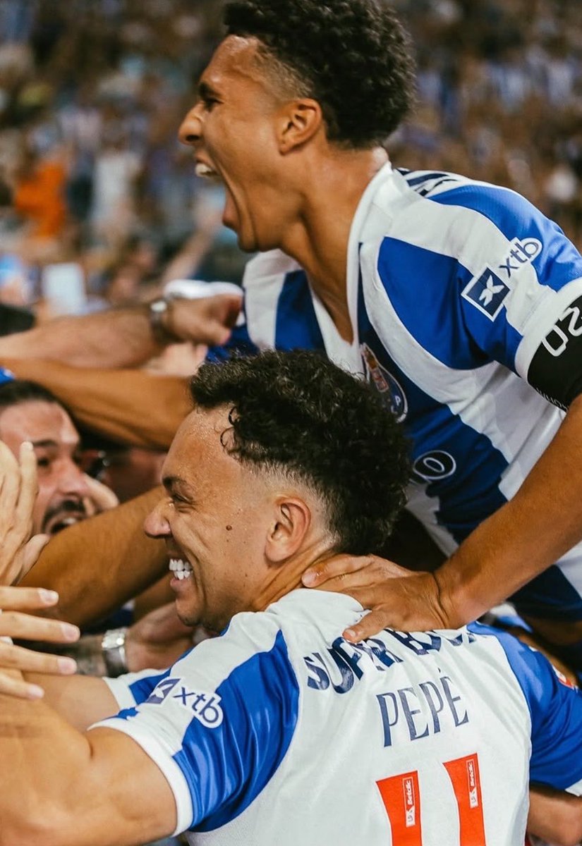 desarme_tatico's tweet photo. Dia de FC Porto… finalmente! 💙 https://t.co/fFOvxoguXO