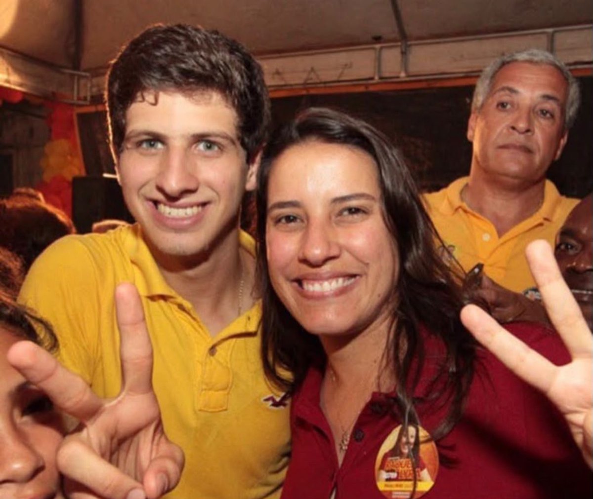 paulocerejinhaa's tweet photo. aquela amiga que finge que vcs nunca se conheceram dps que vcs brigam https://t.co/B3ycdCvulK