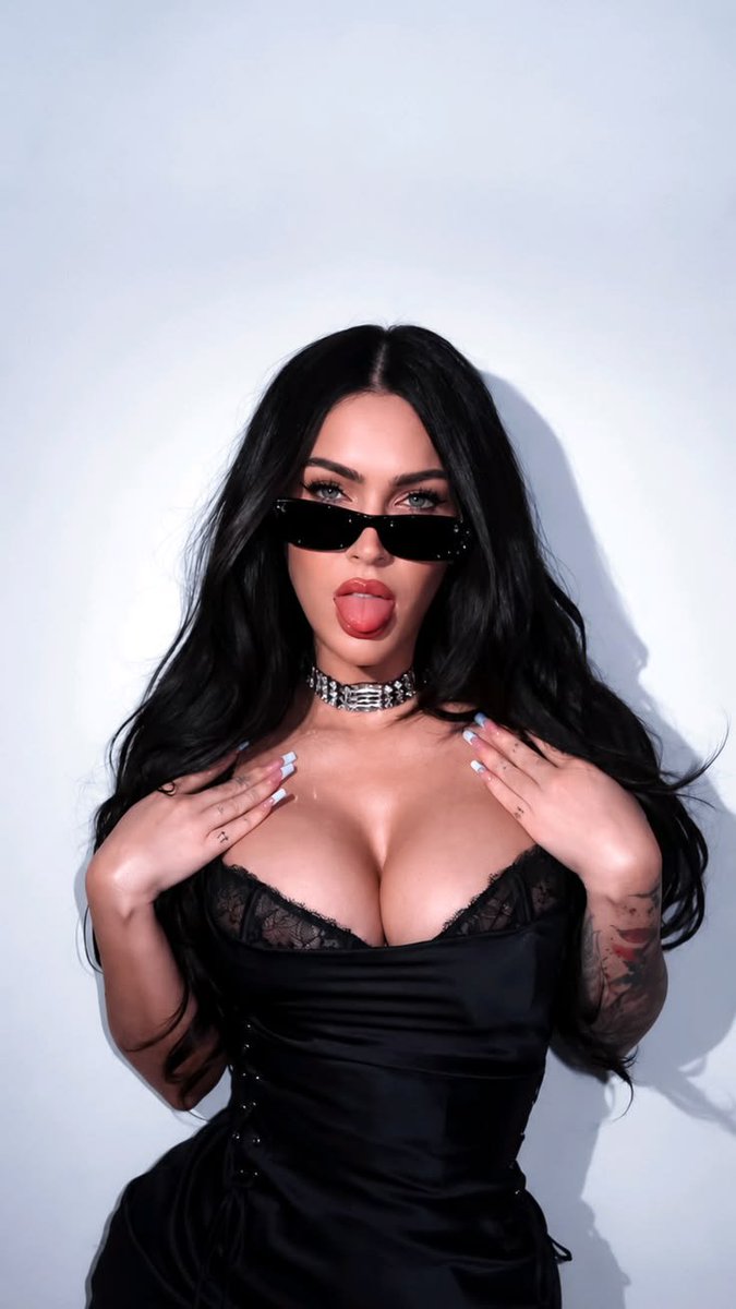 meegf0xx's tweet photo. 𖤐     𝕸𝖊𝖌𝖆𝖓     𝕱𝖔𝖝     𖤐
— #Nsfwpost #NSFW #FAKELAND 

              — ¿Acaso existe alguien más jodidamente sexy que yo?

#MEGANFOX https://t.co/i1QKUDgkBG