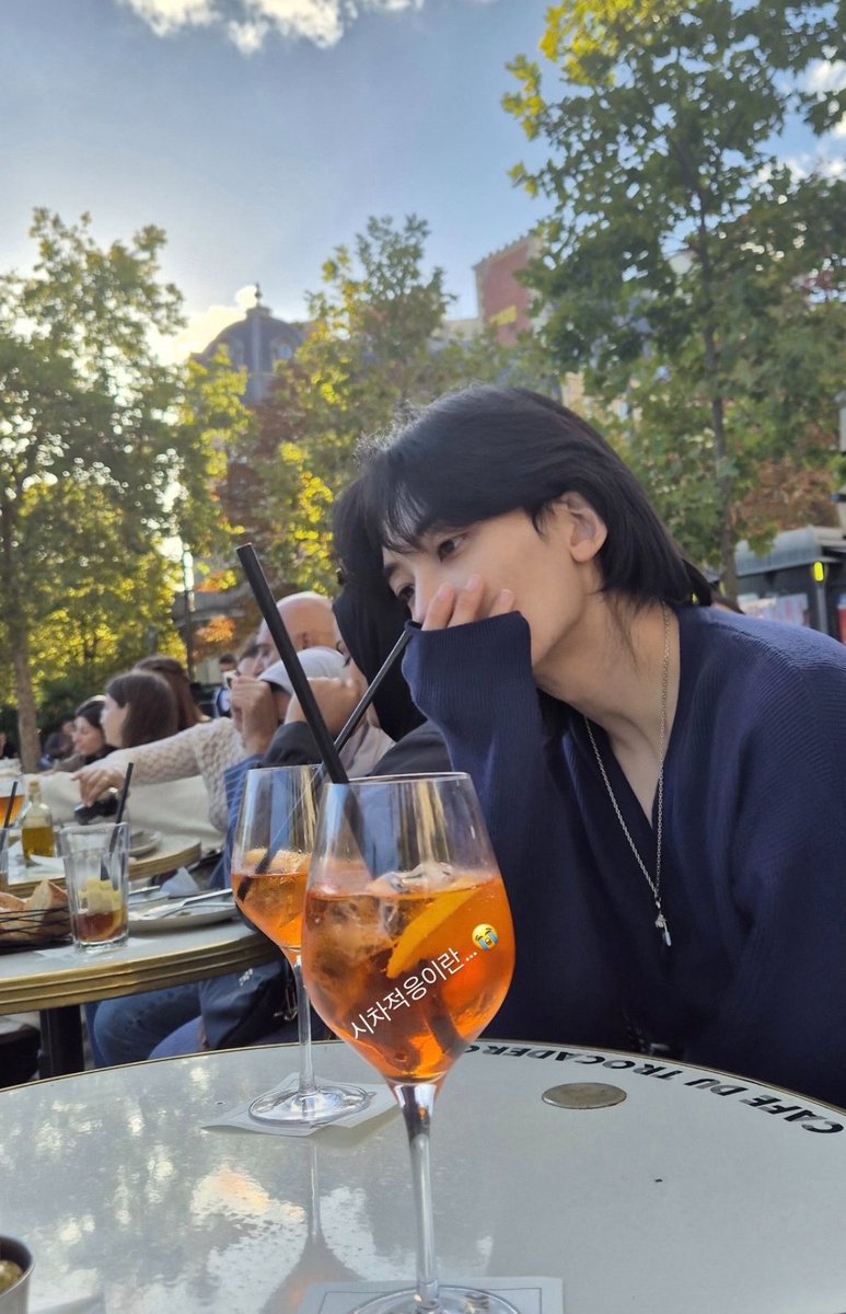 coupchuya's tweet photo. theyre on a date 😳 https://t.co/kZeSZDGM3o
