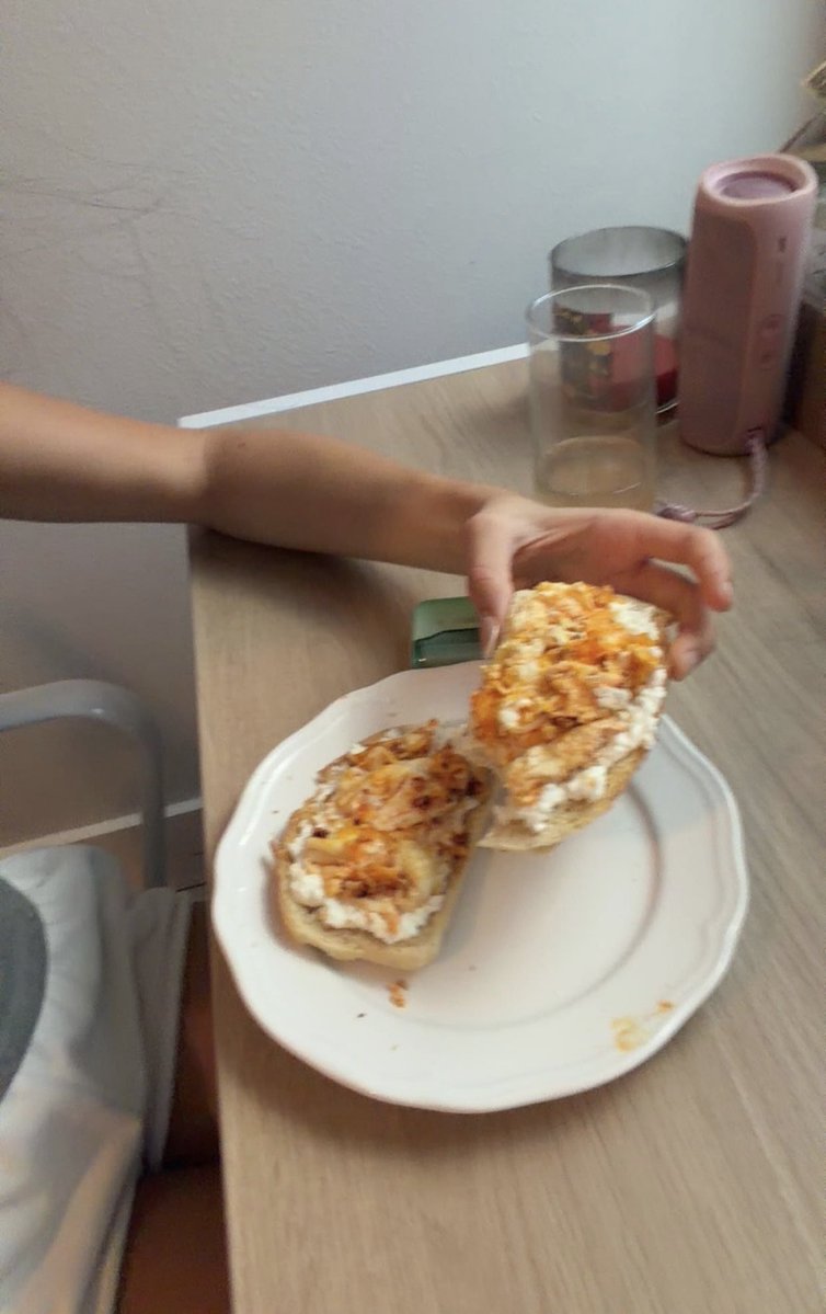 GadSmither's tweet photo. 40 follower toast dox https://t.co/U65d0umug6