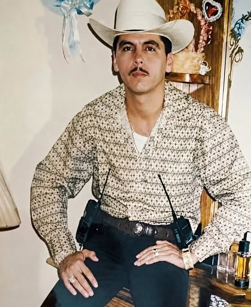 RawMexic's tweet photo. What's his story? https://t.co/khjgugTOsN