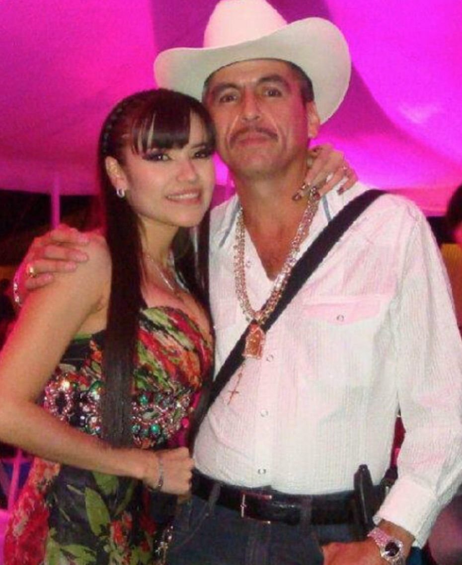 RawMexic's tweet photo. What's his story? https://t.co/khjgugTOsN